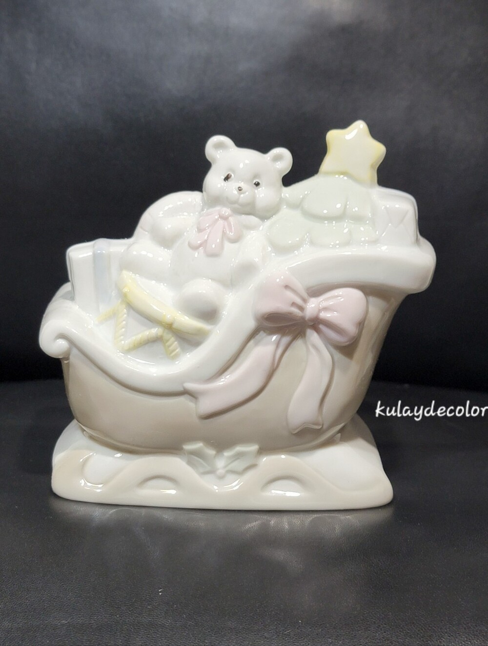 1988 Enesco Baby Bear Cradle Musical Box Plays Christmas Jingle Bells Ceramic
